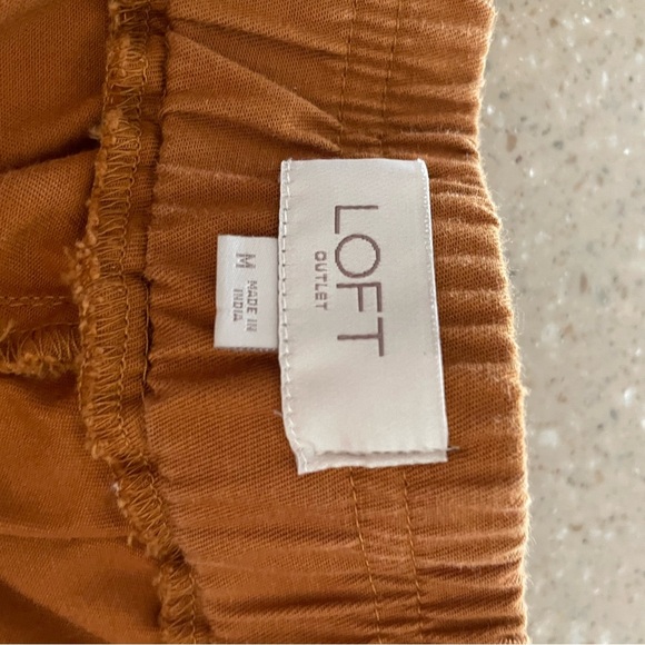 Loft Women's Shorts Mustard Size Medium - Picture 4 of 4